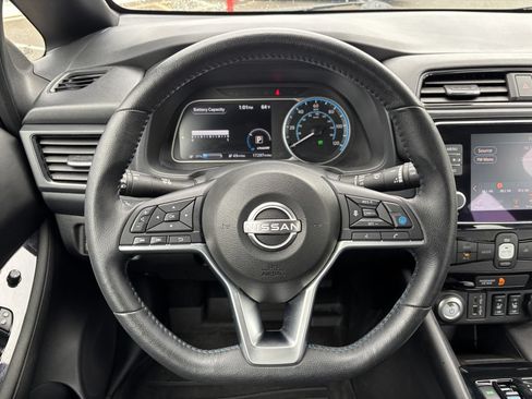 Used 2025 Nissan Leaf SV Plus FWD image 14