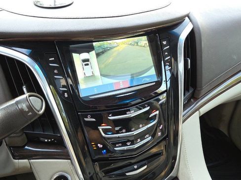 Used 2017 Cadillac Escalade Luxury AWD/4WD image 61