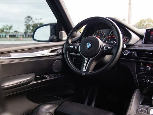 Used 2018 BMW X5 M w/ Executive Package AWD/4WD image 33