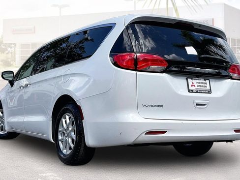 Used 2023 Chrysler Voyager LX FWD image 31