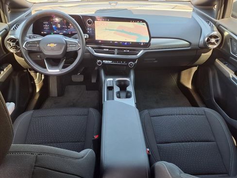 Used 2025 Chevrolet Equinox EV LT image 10