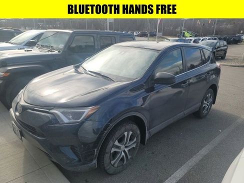 Used 2018 Toyota RAV4 LE image 3