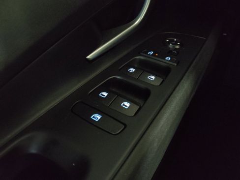 Used 2025 Hyundai Elantra SEL FWD image 27