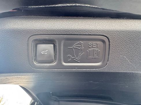 Used 2020 Ford Expedition Limited image 10