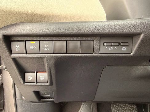 Used 2023 Toyota Sienna XLE w/ XLE Plus Package AWD/4WD image 22
