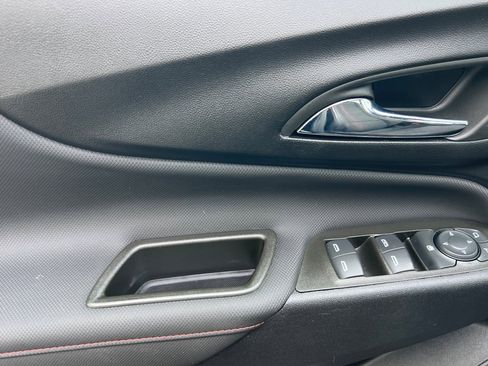 Used 2023 Chevrolet Equinox RS image 11