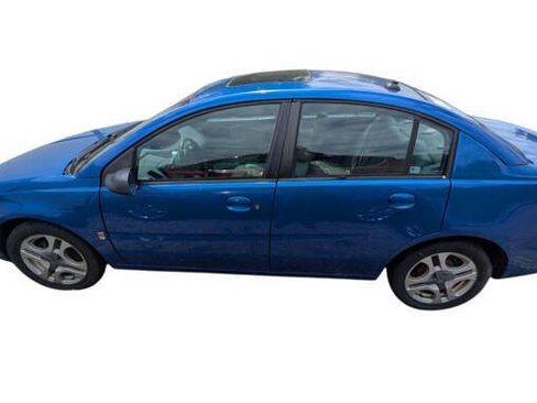Used 2004 Saturn ION Level 3 w/ Travel Pkg FWD image 2