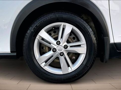 Used 2024 Nissan Kicks S image 9