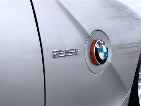 Used 2004 BMW Z4 2.5i image 6