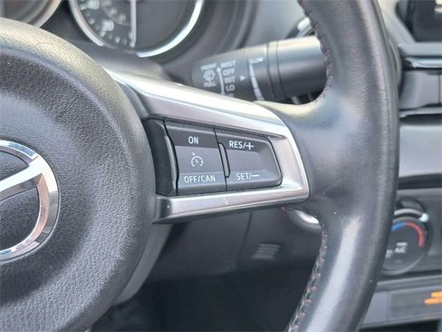 Used 2018 MAZDA MX-5 Miata Club image 25