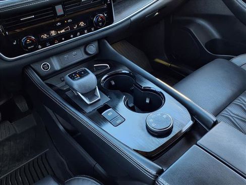 Certified 2023 Nissan Rogue Platinum w/ Platinum Premium Package image 17