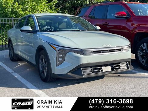 Certified 2025 Kia K4 FWD image 1