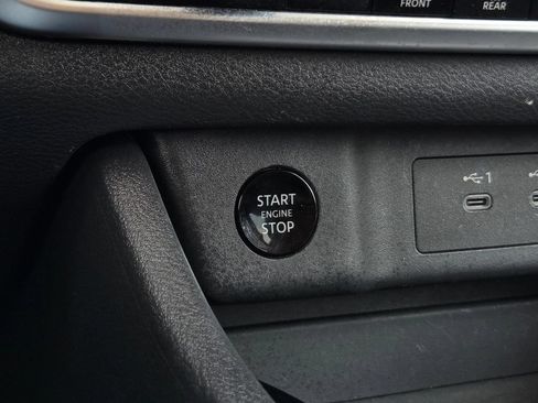 Used 2025 Nissan Rogue SV FWD image 17