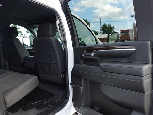 Used 2024 GMC Sierra 3500 SLE AWD/4WD image 25
