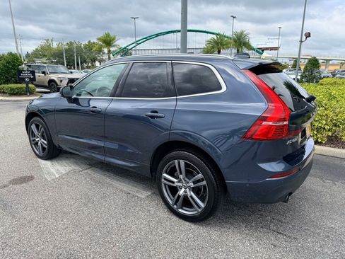 Used 2018 Volvo XC60 T5 Momentum w/ Convenience Package image 2