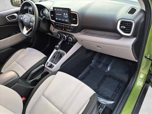 Used 2024 Hyundai Venue SEL FWD image 21