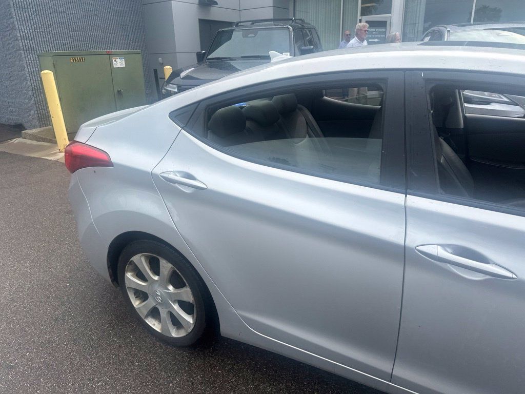 Used 2012 Hyundai Elantra Limited FWD image 9