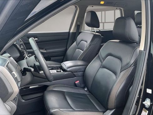 Used 2025 Nissan Pathfinder SL image 20