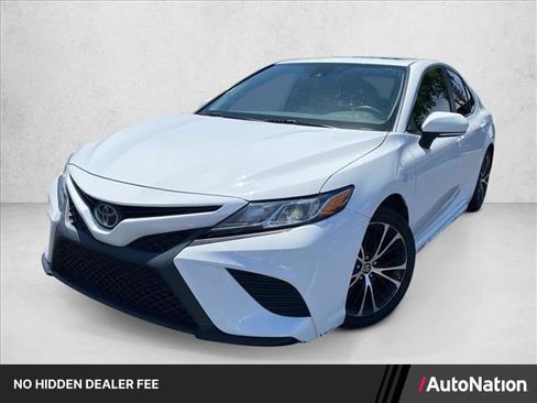 Used 2020 Toyota Camry SE w/ Audio Package FWD image 1