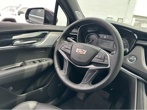 New 2025 Cadillac XT5 Premium Luxury image 27