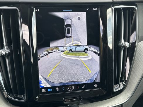 Certified 2025 Volvo XC60 B5 Plus image 57