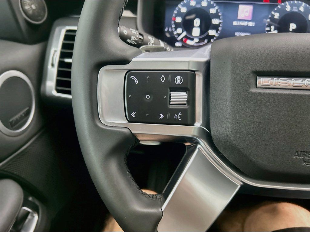 Used 2025 Land Rover Discovery S AWD/4WD image 11