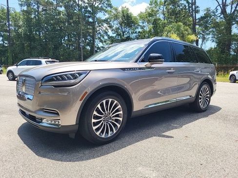 Used 2020 Lincoln Aviator Reserve w/ Equipment Group 201A RWD image 4