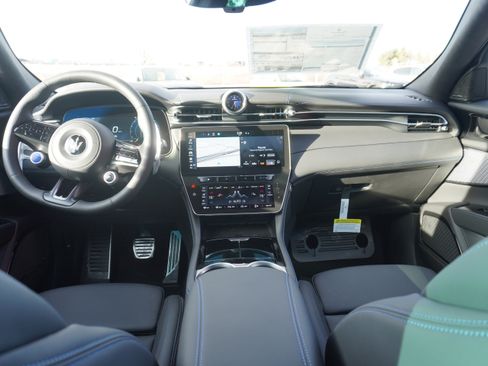 New 2025 Maserati Grecale Modena image 2