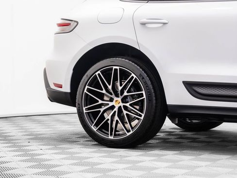 Certified 2026 Porsche Macan AWD/4WD image 38