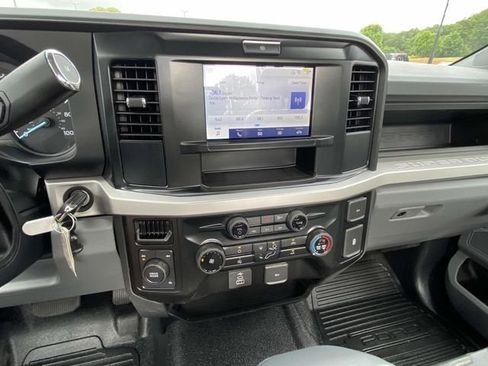 New 2025 Ford F550 4x4 Regular Cab Super Duty image 18