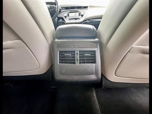 Used 2013 Toyota Avalon XLE Touring FWD image 21