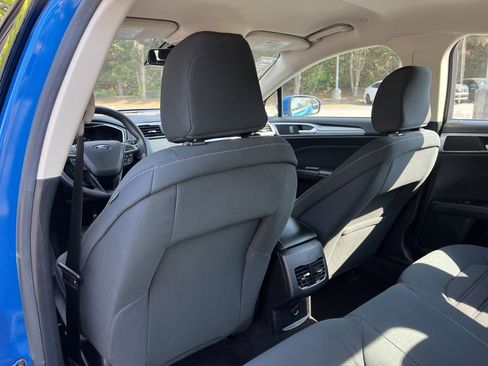 Used 2020 Ford Fusion SE FWD image 16