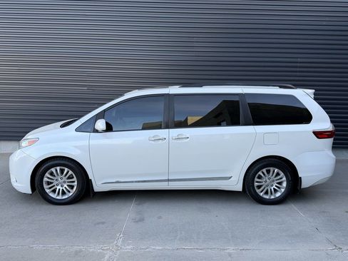 Used 2016 Toyota Sienna image 9