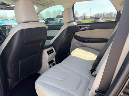 Used 2023 Ford Edge Titanium w/ Class II Trailer Tow Package AWD/4WD image 28