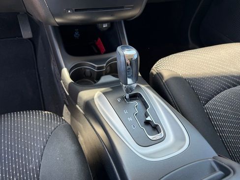 Used 2020 Dodge Journey SE w/ SE Popular Equipment Group FWD image 23