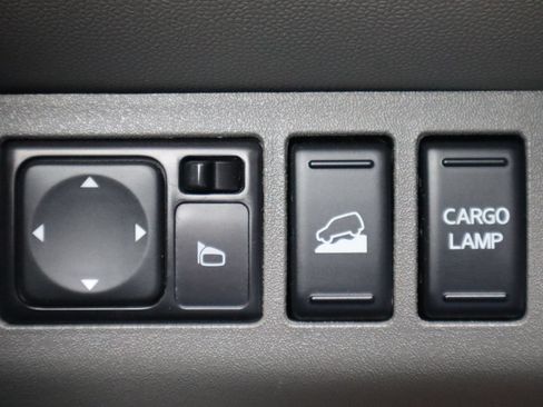 Used 2017 Nissan Frontier SV w/ SV Value Truck Package AWD/4WD image 28