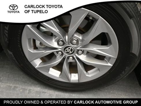 Used 2025 Toyota Sienna LE image 28