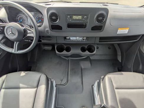Used 2024 Mercedes-Benz eSprinter 170 Cargo image 14