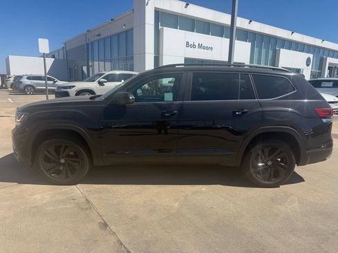 Used 2022 Volkswagen Atlas SE FWD image 2