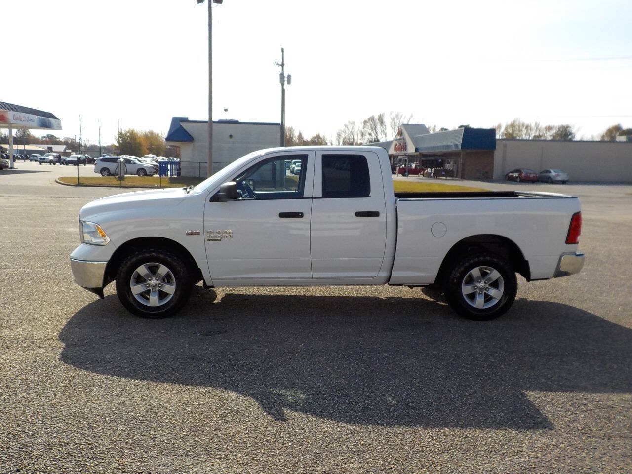 Used 2019 RAM 1500 Tradesman w/ Chrome Appearance Group RWD image 2