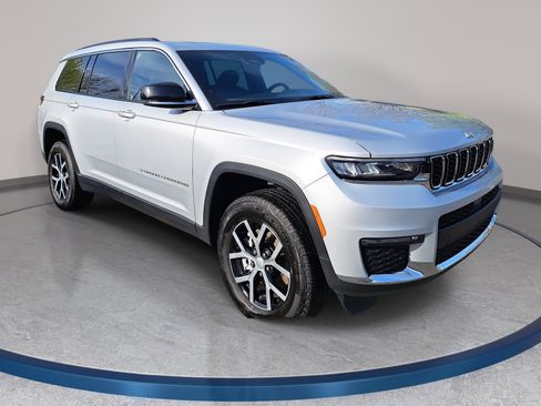 New 2025 Jeep Grand Cherokee L Limited RWD image 3