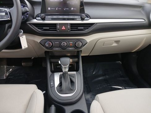 Used 2023 Kia Forte LXS image 11