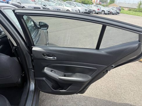 Used 2019 Nissan Altima 2.5 S FWD image 16