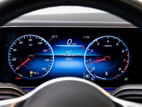 Used 2022 Mercedes-Benz GLE 350 4MATIC w/ Premium Package image 18