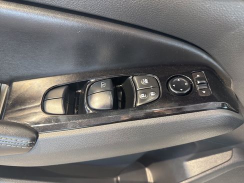 Used 2023 Nissan Altima 2.5 SV image 16