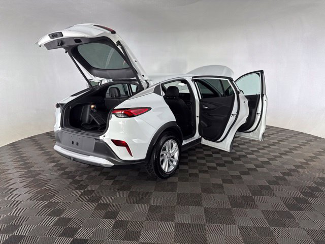 Used 2025 Buick Envista Preferred w/ Convenience II Package FWD image 14