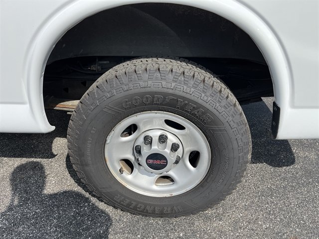 Used 2023 GMC Savana 2500 RWD image 11
