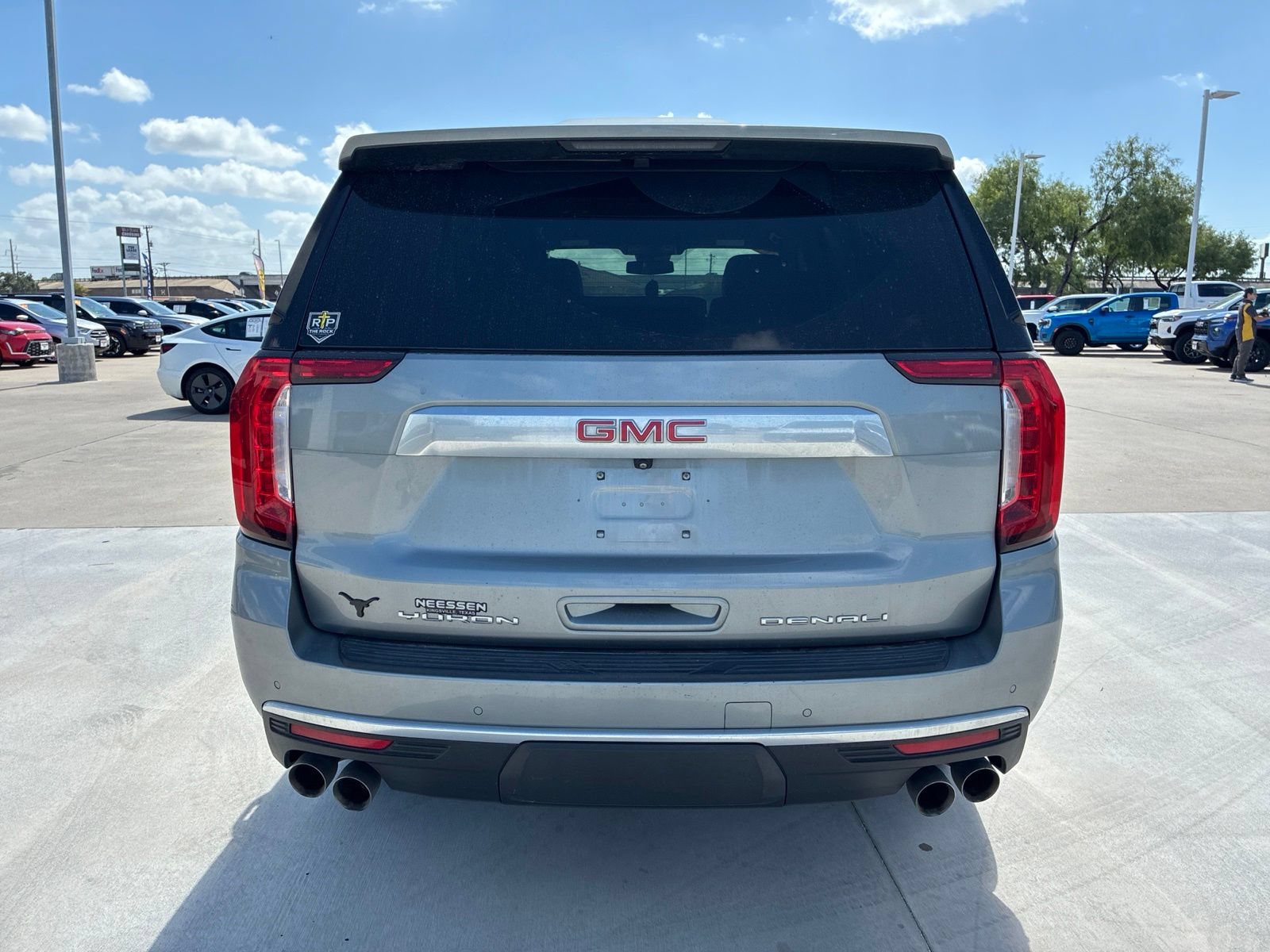 Used 2023 GMC Yukon Denali RWD image 4