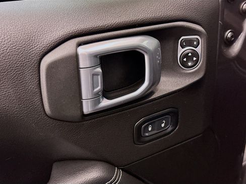 Used 2023 Jeep Wrangler Sahara w/ Cold Weather Group image 15