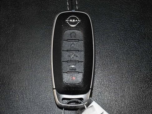 Used 2025 Nissan Pathfinder SL image 24